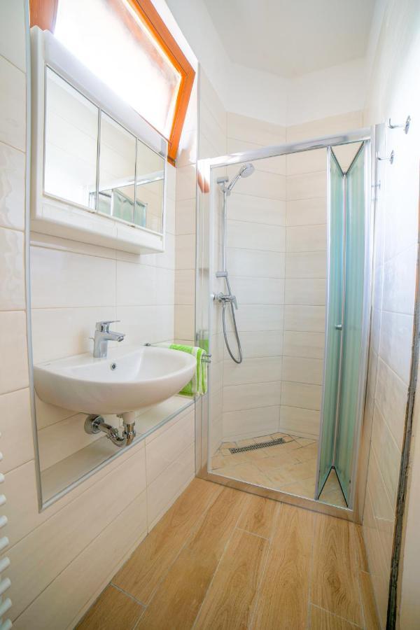 Apartma Korada Deskle Exteriör bild